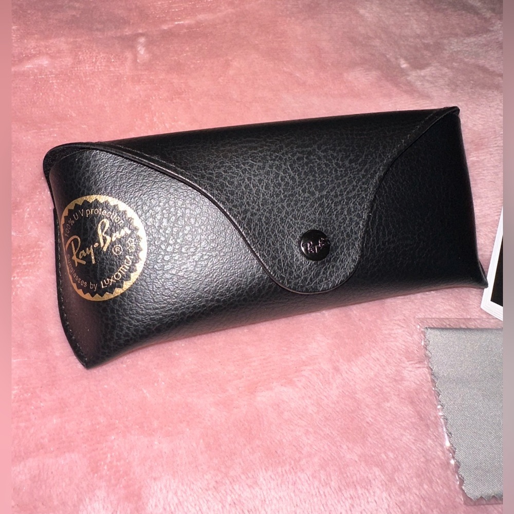 Ray-Ban glasses case - Picture 2 of 3